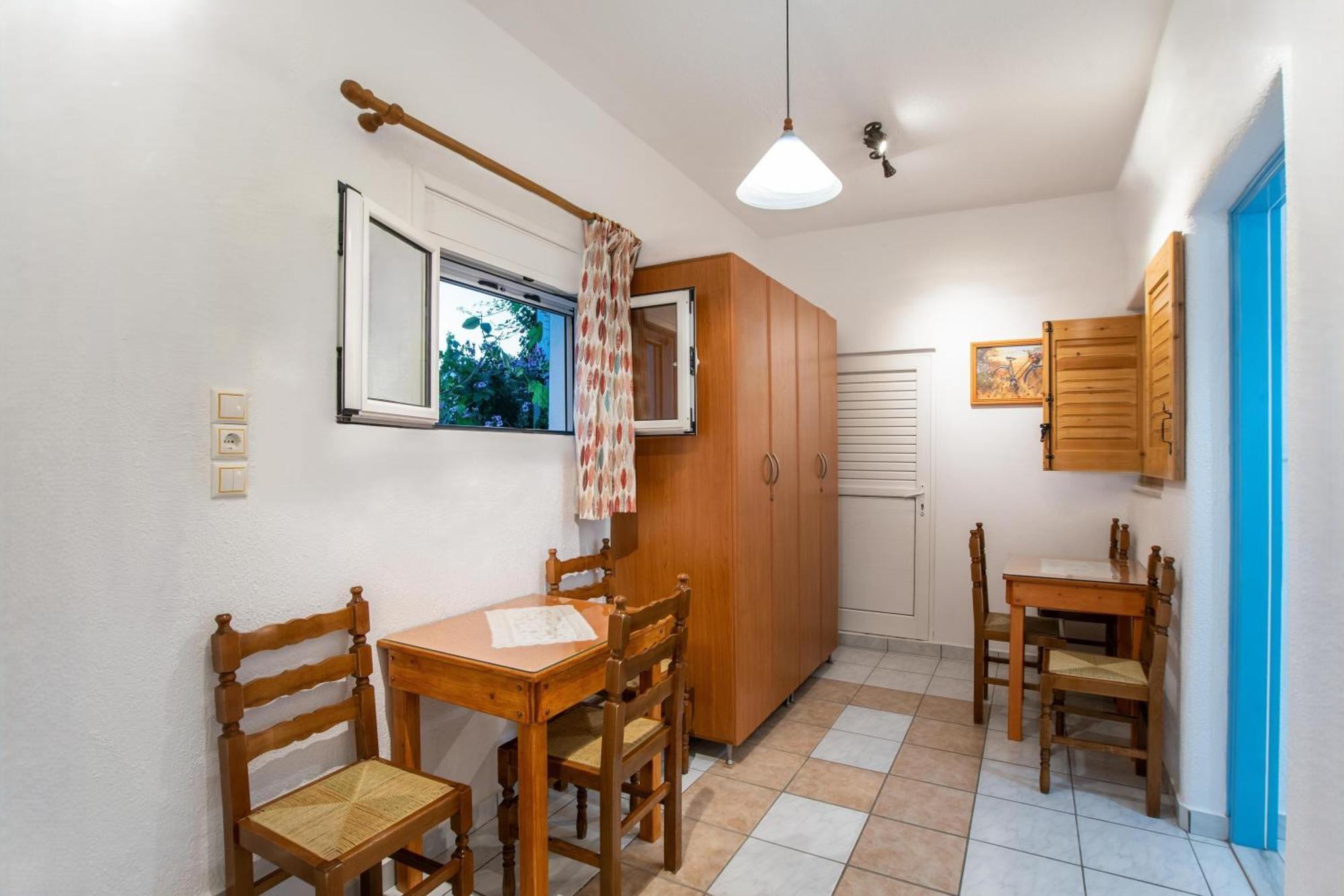 Kontaratos Studios & Apartments Parikia  Bagian luar foto